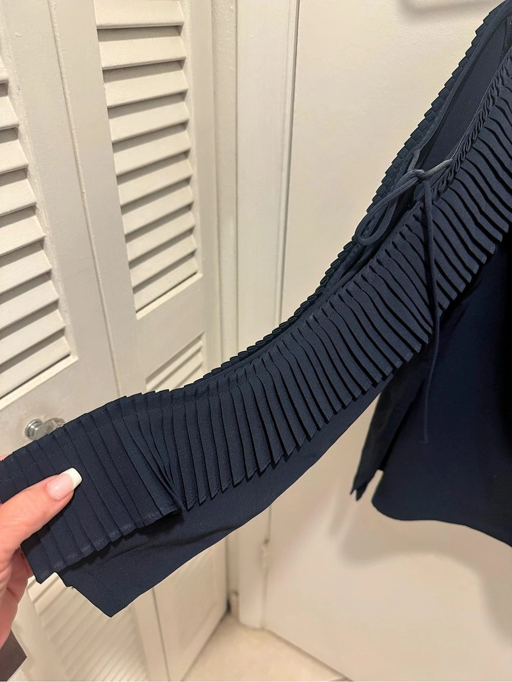BZI Pleated Ruffle Tank in Blue Size Large - Picture 2 of 3